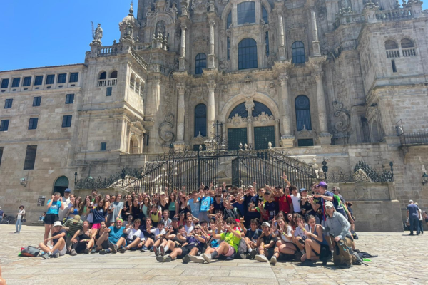 Cientos de jóvenes hacen el Camino de Santiago con los Agustinos